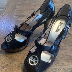 Michael Kors full leather heels